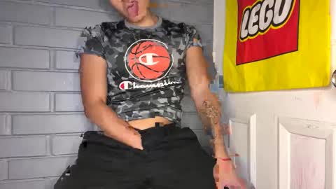 Felipe online show from 12-28-24, 02:43