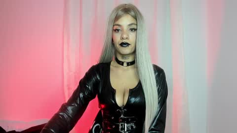 Snapshot of luci_fer_devil_1 chatting on 02-05-25, 01:37 Veronica Rati online show from 02-05-25, 01:37