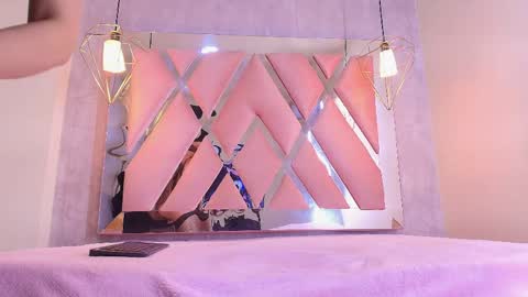 Luci online show from 04-17-26, 03:20