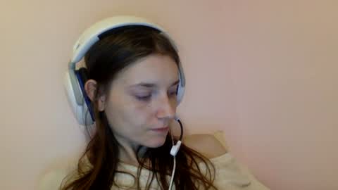 Snapshot of luci_layne chatting on 07-27-26, 01:45 Luci Layne online show from 07-27-26, 01:45