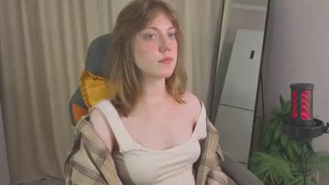 Snapshot of luci_xo chatting on 06-27-26, 12:10 Lucy online show from 06-27-26, 12:10