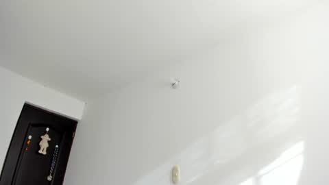 Snapshot of lucia_fuster chatting on 06-10-26, 09:25 Lucia online show from 06-10-26, 09:25