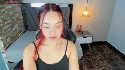 L u c i a  online show from 03-25-26, 07:31