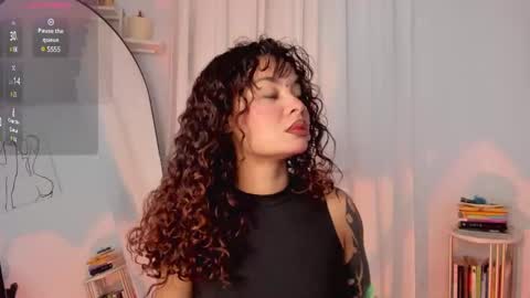 Snapshot of lucia_lee_ chatting on 02-10-25, 02:52 Lucia online show from 02-10-25, 02:52