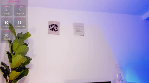 Snapshot of lucia_lee_ chatting on 10-18-25, 07:14 Lucia online show from 10-18-25, 07:14