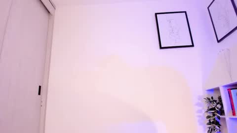 Snapshot of lucia_lee_ chatting on 11-18-25, 10:03 Lucia online show from 11-18-25, 10:03