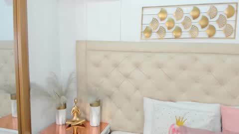 lucia_lorenz online show from 12-21-25, 11:28