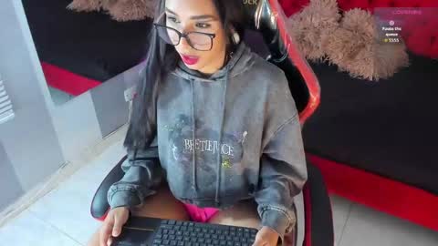 L U C I A online show from 09-21-25, 02:51