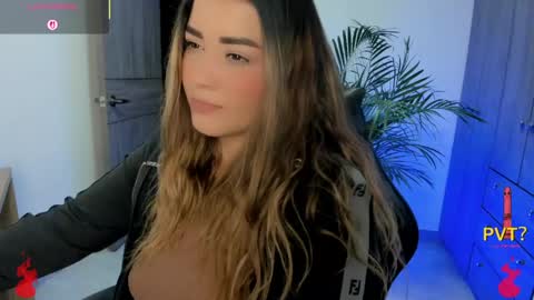 Snapshot of lucia_star_ chatting on 06-07-26, 02:48 lucia star online show from 06-07-26, 02:48