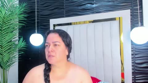 Snapshot of lucia_vonne chatting on 03-03-25, 11:00 Lucia Vonne online show from 03-03-25, 11:00