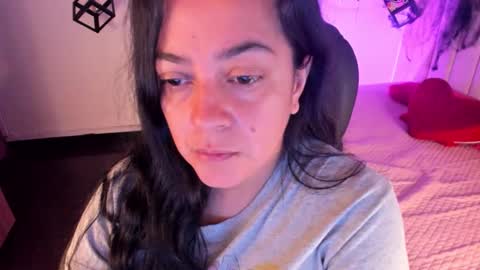 Snapshot of lucia_vonne chatting on 10-30-25, 01:34 Lucia Vonne online show from 10-30-25, 01:34