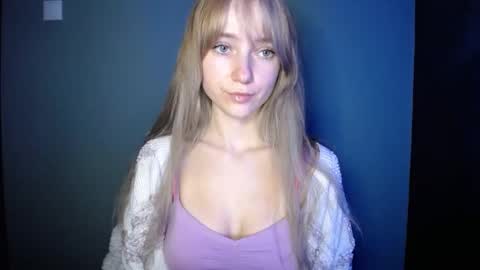 Snapshot of luciacam20 chatting on 10-15-25, 06:41 Lucy online show from 10-15-25, 06:41