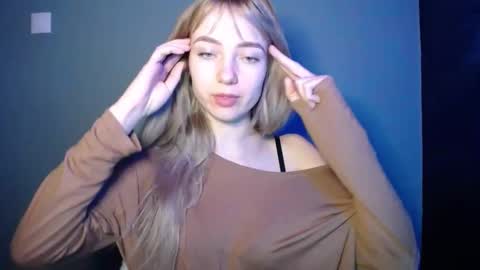 Lucy online show from 02-04-26, 01:50