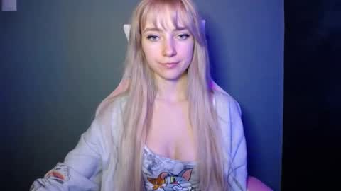 Lucy online show from 04-17-26, 06:33