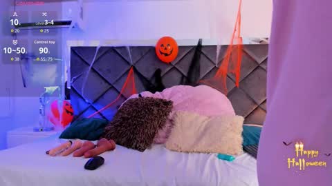 Lucia online show from 10-29-25, 01:02