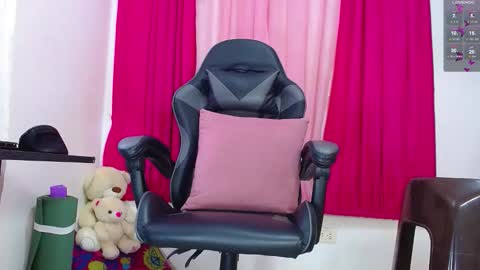 Snapshot of luciana0326 chatting on 12-02-25, 08:59 luciana0326 online show from 12-02-25, 08:59