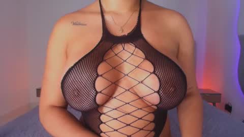 instagram luciana417  online show from 12-23-25, 03:04