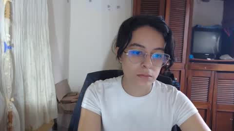 Snapshot of luciana_louiex chatting on 12-23-24, 06:58 Madelyne online show from 12-23-24, 06:58