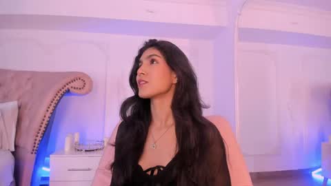 Snapshot of luciana_roa chatting on 05-19-26, 08:59 Luciana online show from 05-19-26, 08:59
