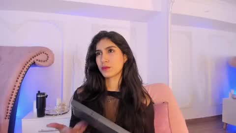 Snapshot of luciana_roa chatting on 06-19-26, 08:34 Luciana online show from 06-19-26, 08:34