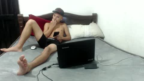 luciana_rober online show from 12-04-24, 01:47