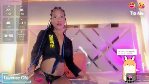 Snapshot of lucianaamorena chatting on 11-10-25, 09:36 Luciana Morena online show from 11-10-25, 09:36