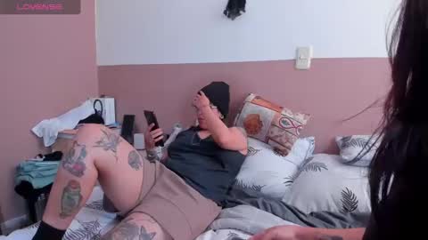 Dani 3 online show from 10-20-25, 04:51