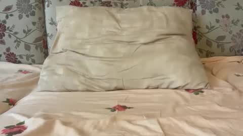 Snapshot of lucianalive chatting on 11-01-25, 07:21 Mysterious Girl online show from 11-01-25, 07:21