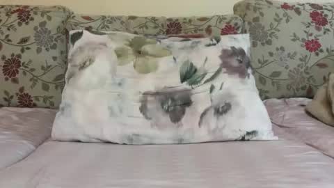 Mysterious Girl online show from 01-10-26, 05:20