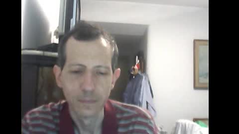 Snapshot of lucianoaxel chatting on 12-19-24, 01:28 Luciano online show from 12-19-24, 01:28