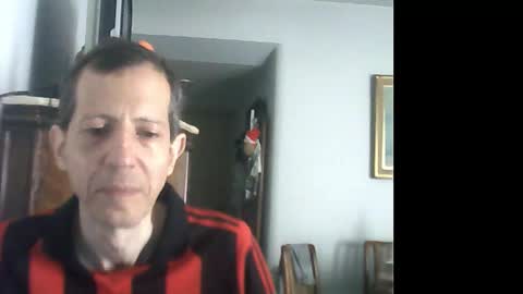 Snapshot of lucianoaxel chatting on 01-04-25, 01:53 Luciano online show from 01-04-25, 01:53
