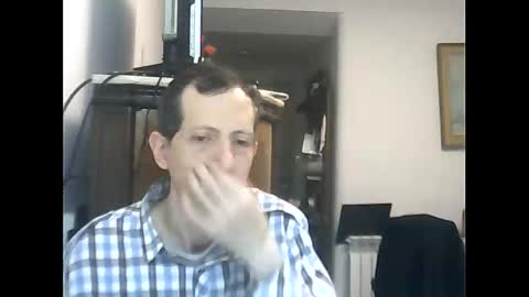 Snapshot of lucianoaxel chatting on 11-26-25, 02:45 Luciano online show from 11-26-25, 02:45