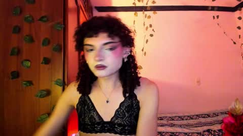 Lucy or Lucian 3 Come to my social Links3   online show from 12-17-25, 05:35
