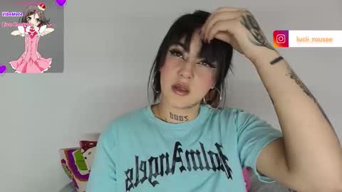 Snapshot of luciarousse chatting on 02-12-26, 03:12 Lucia online show from 02-12-26, 03:12