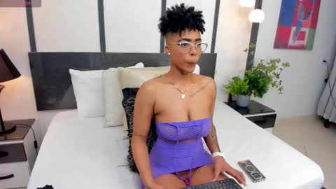  lucia wallace  online show from 01-08-26, 12:57