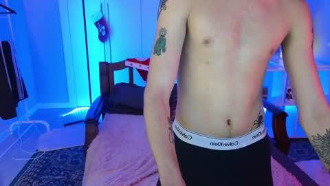 Snapshot of lucidangelok chatting on 12-19-25, 08:38 Angelok online show from 12-19-25, 08:38