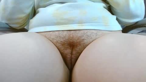 Snapshot of lucie_nicolls chatting on 02-04-25, 12:19 Lucie online show from 02-04-25, 12:19