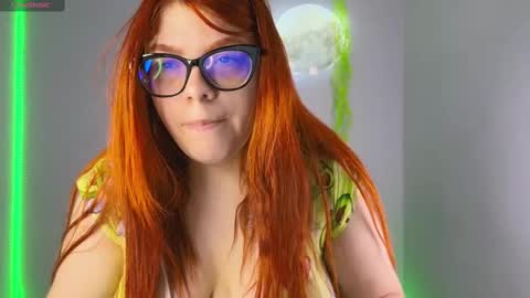 Snapshot of lucie_nicolls chatting on 02-10-25, 07:49 Lucie online show from 02-10-25, 07:49