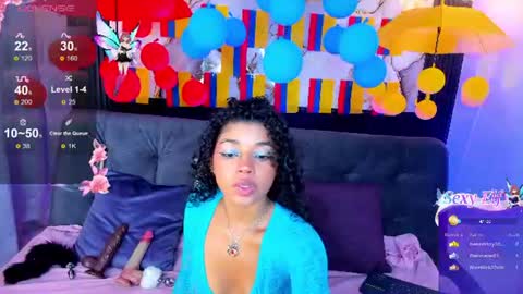 Snapshot of lucie_petite chatting on 06-21-26, 06:32 Lucie - online show from 06-21-26, 06:32