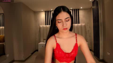 Snapshot of luciemartin_ chatting on 03-02-26, 07:10 Lucie Martin online show from 03-02-26, 07:10