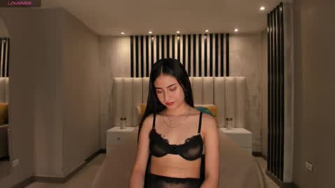 Snapshot of luciemartin_ chatting on 03-03-26, 07:20 Lucie Martin online show from 03-03-26, 07:20