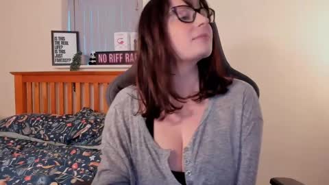 Lucie Winters online show from 01-06-25, 03:40