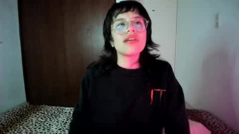 Snapshot of luciferrx666 chatting on 09-30-25, 05:34 camila online show from 09-30-25, 05:34