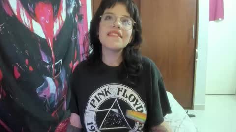 Snapshot of luciferrx666 chatting on 12-17-25, 05:24 camila online show from 12-17-25, 05:24