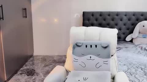 lucii04 online show from 09-25-25, 12:36