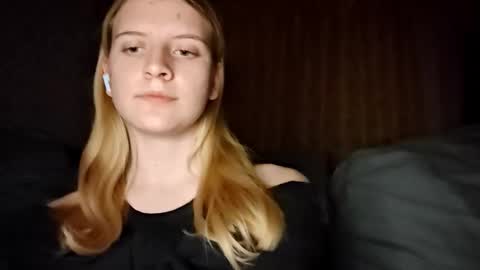 Monika online show from 10-15-25, 09:04