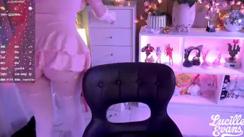 Lucy UwU online show from 06-18-26, 02:12