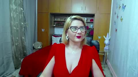 Snapshot of lucillefenlys chatting on 01-25-25, 05:18 Lucille Fenly online show from 01-25-25, 05:18