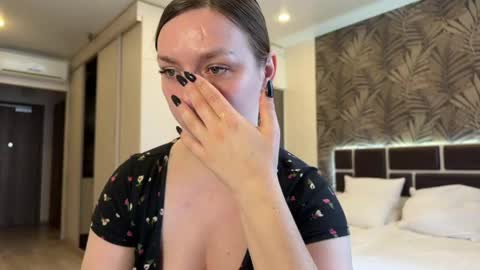 lucky_foryou_baby online show from 04-12-26, 06:07