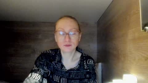 lucky_licky20 online show from 01-18-25, 02:58
